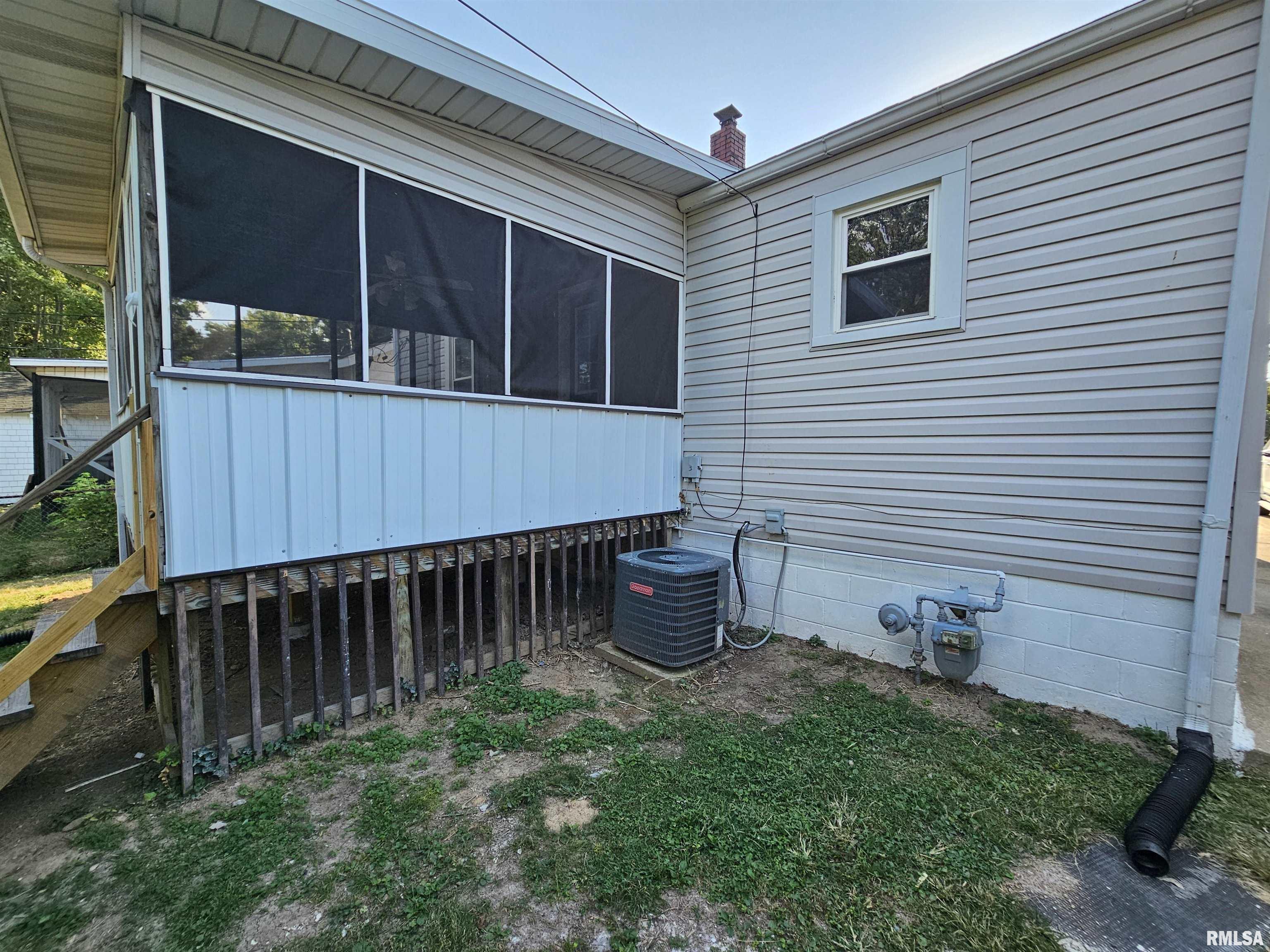 702 South 25th Street Mount Vernon, IL 62864 - Photo 8 of 34