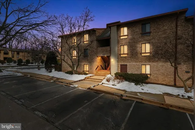 $344,500 | 2255 Castle Rock Square, Unit 21C, Reston, VA 20191