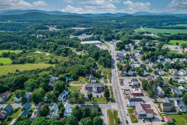 $1,050,000 | 2-6 Perkins Place, Haverhill, NH 03785
