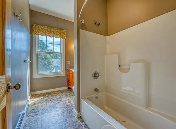 $1,050,000 | 2-6 Perkins Place, Haverhill, NH 03785