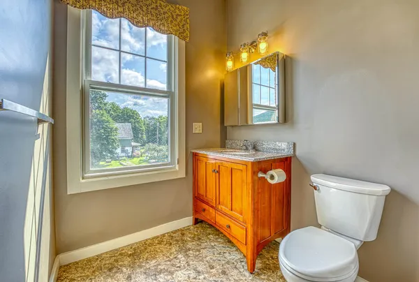 $1,050,000 | 2-6 Perkins Place, Haverhill, NH 03785
