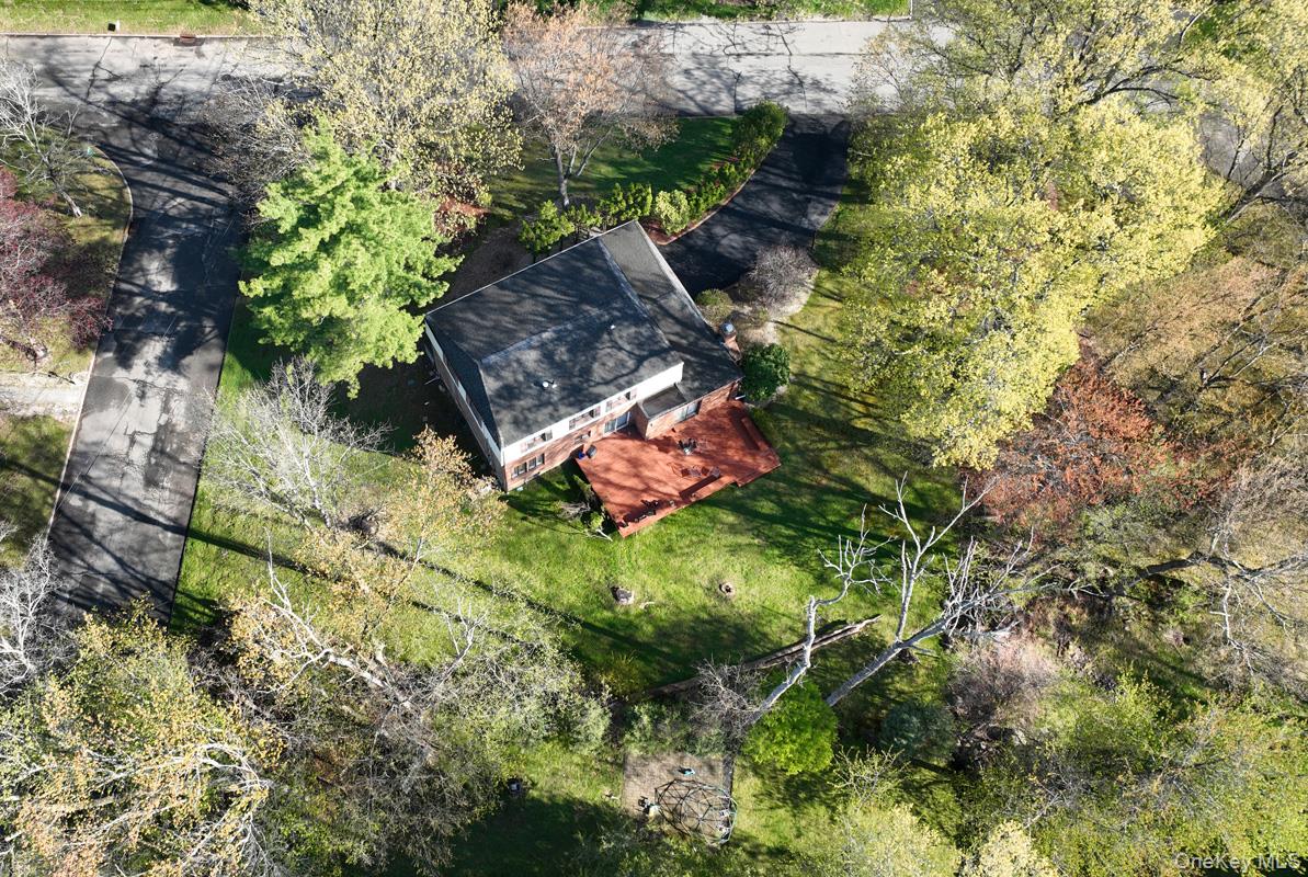 19 Sterling Road Spring Valley, NY 10977 - Photo 20 of 20 a backyard of a house with lots of green space