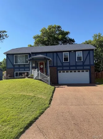$330,000 | 30 Trade Winds Drive, St. Peters, MO 63376