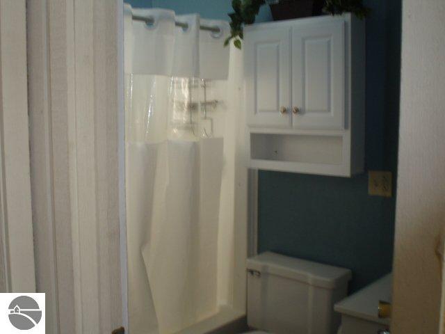 6735 Deepwater Point Road Williamsburg, MI 49690 - Photo 18 of 22 1725341-17.JPG