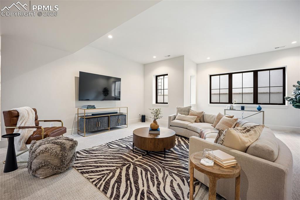 10 5th Street Colorado Springs, CO 80906 - Photo 28 of 45