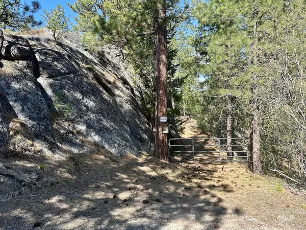 $199,000 | 37 Stanley Drive, Cascade, ID 83611