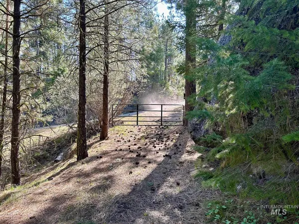 $199,000 | 37 Stanley Drive, Cascade, ID 83611