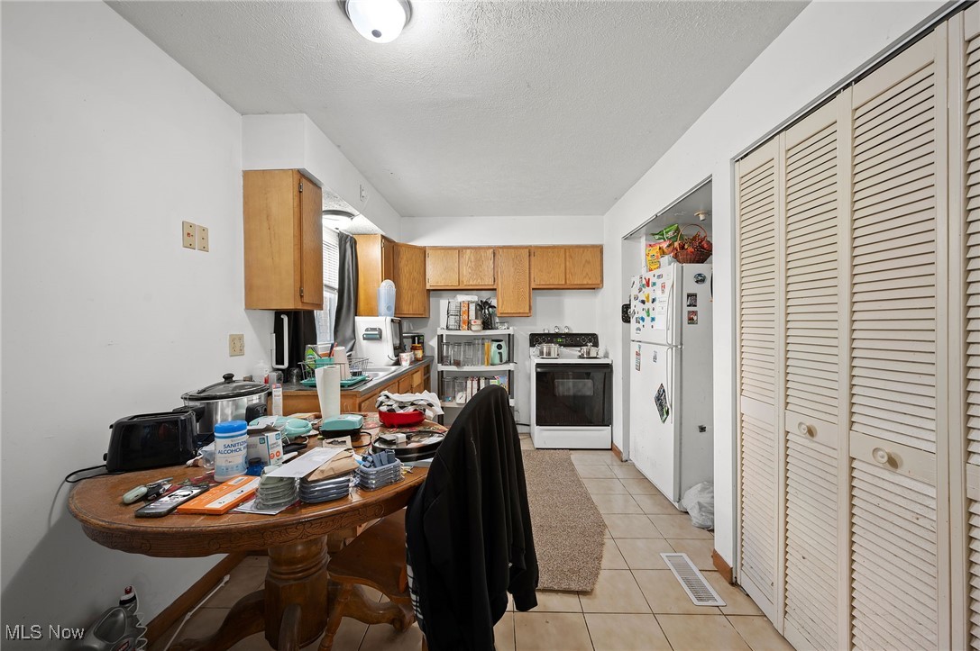 604-606 Gibbs Road Akron, OH 44312 - Photo 16 of 24 Unit 604 (Lower Unit)
