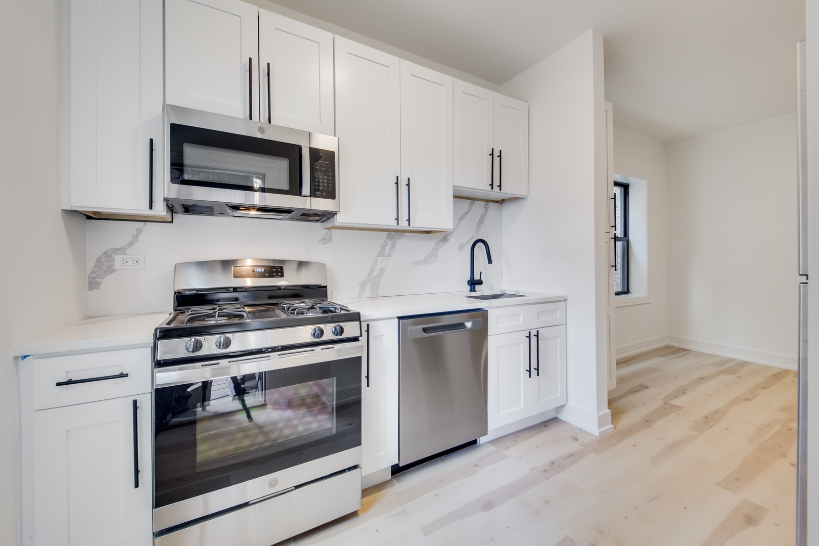 3050 West Cortland Street, Unit 103 Chicago, IL 60647 - Photo 2 of 17