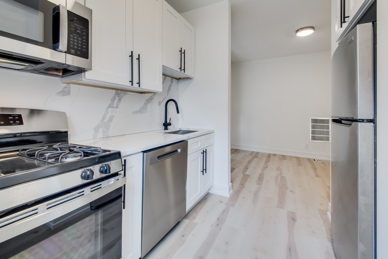 3050 West Cortland Street, Unit 103 Chicago, IL 60647 - Photo 3 of 17