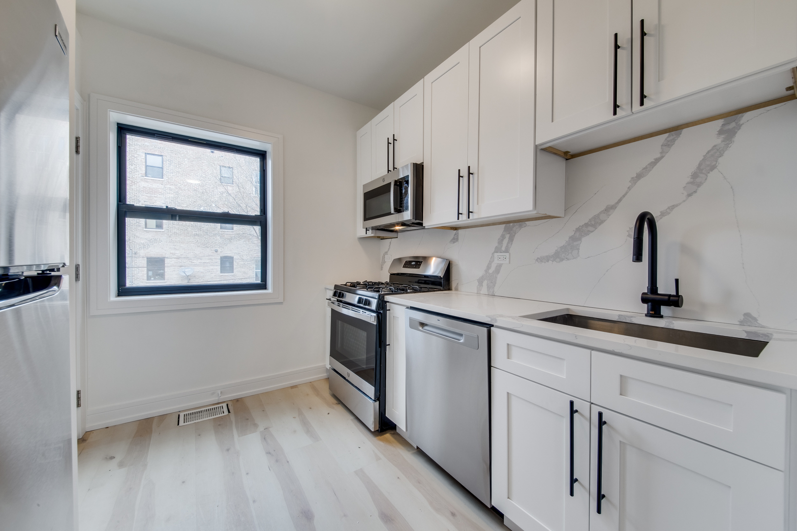 3050 West Cortland Street, Unit 103 Chicago, IL 60647 - Photo 4 of 17