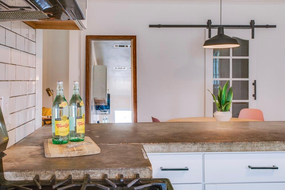 1331 Michigan Avenue Dallas, TX 75216 - Photo 18 of 40 a view of a living room