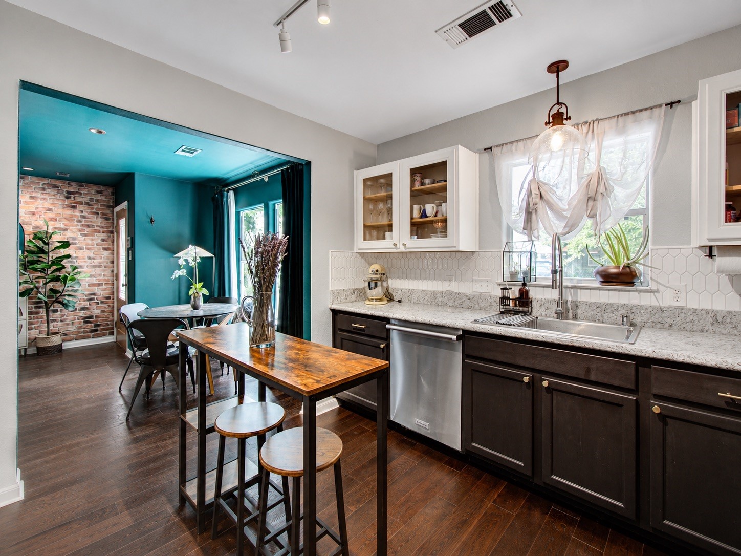8647 Suburban Oaks Road Houston, TX 77093 - Photo 8 of 21