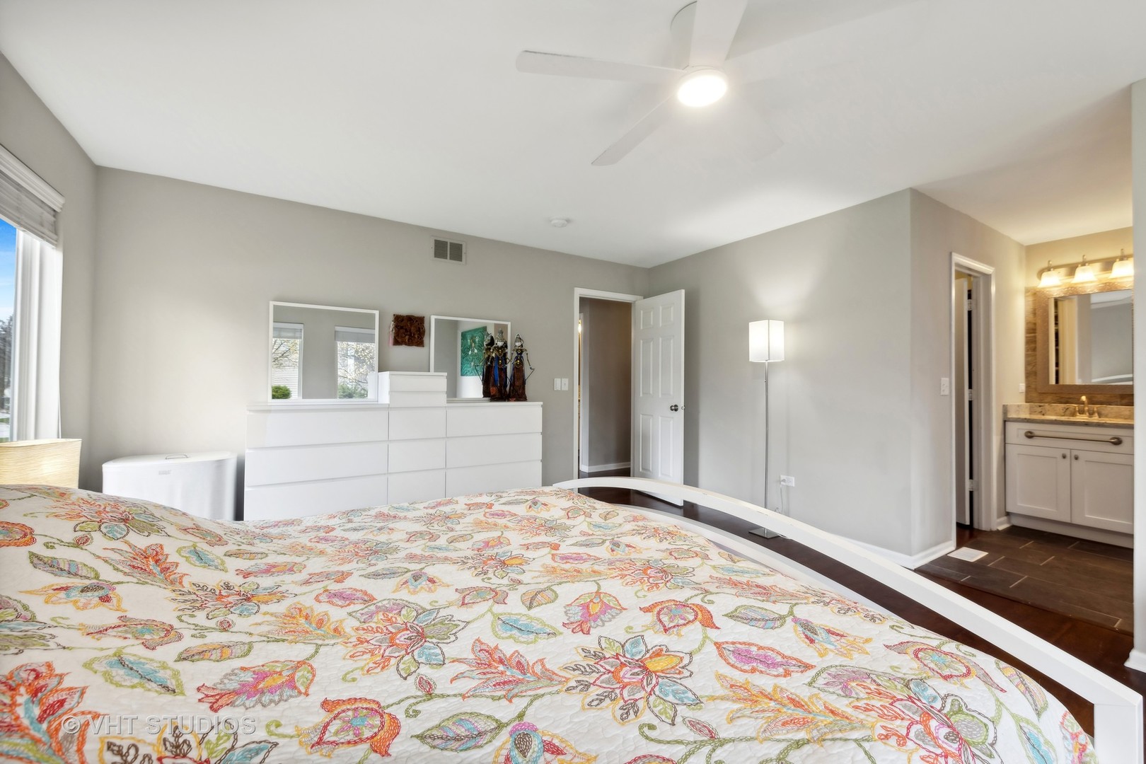 230 Willow Bend Bolingbrook, IL 60490 - Photo 20 of 29 a bedroom with a large bed and a window