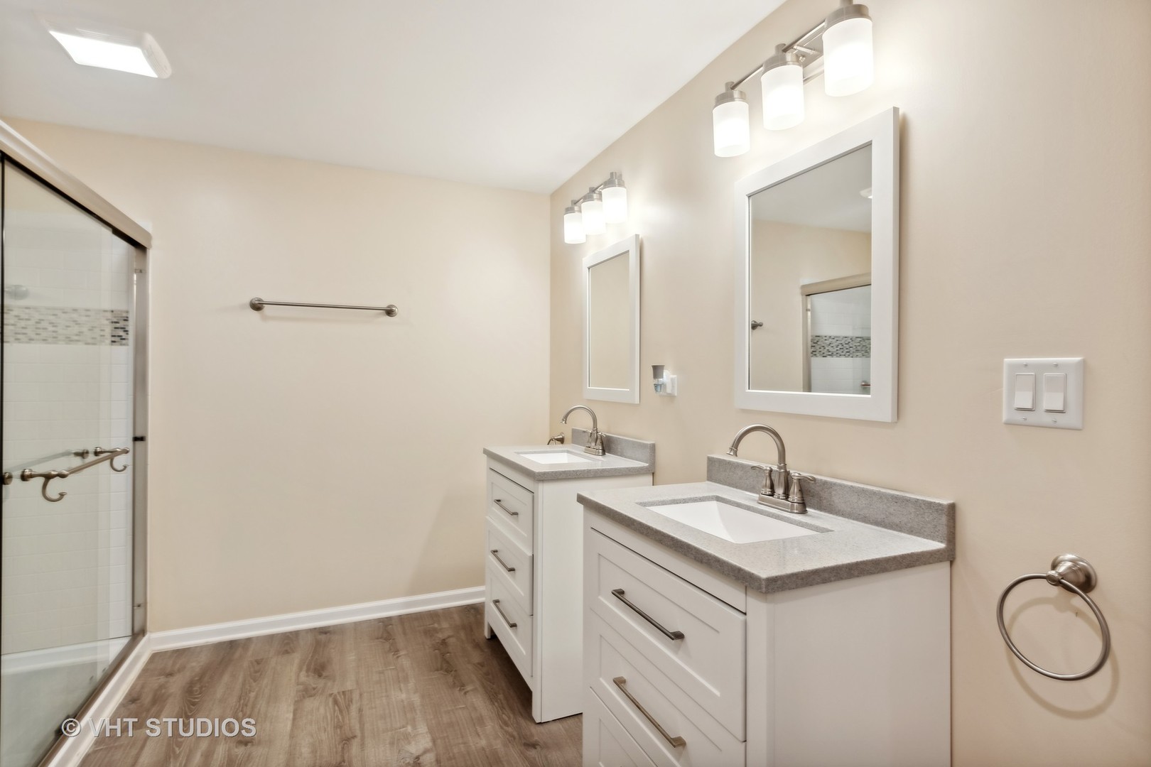 230 Willow Bend Bolingbrook, IL 60490 - Photo 23 of 29 a bathroom with a sink vanity granite and a mirror