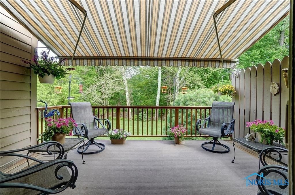 1617 Eaglebrook Road Toledo, OH 43615 - Photo 42 of 47 Deck off of Main w/ Awning