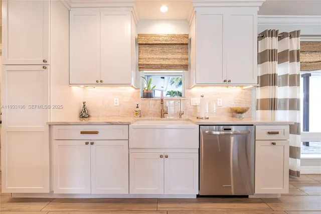 $1,250,000 | 2832 Northeast 34th Street, Lighthouse Point, FL 33064