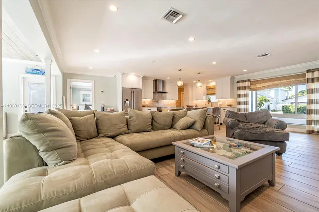 $1,250,000 | 2832 Northeast 34th Street, Lighthouse Point, FL 33064