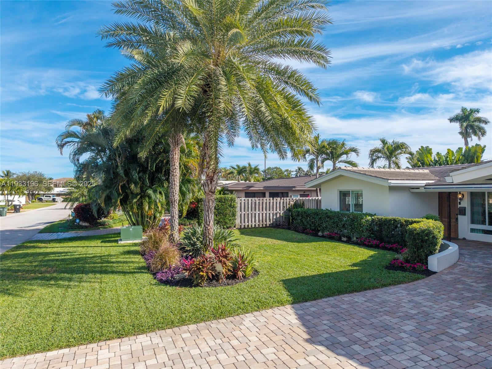 2832 Northeast 34th Street Lighthouse Point, FL 33064 - Photo 4 of 53