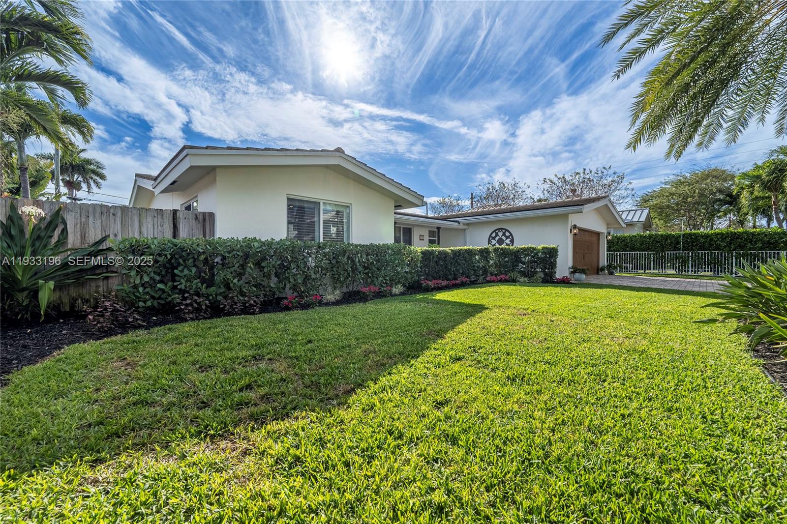 2832 Northeast 34th Street Lighthouse Point, FL 33064 - Photo 5 of 53