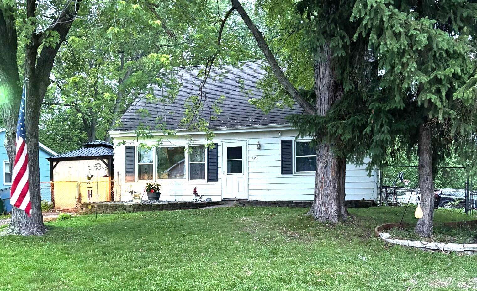 772 Fox River Road Valparaiso, IN 46385 - Photo 1 of 21 1521x928