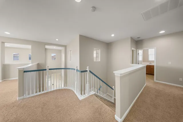a view of livingroom with furniture