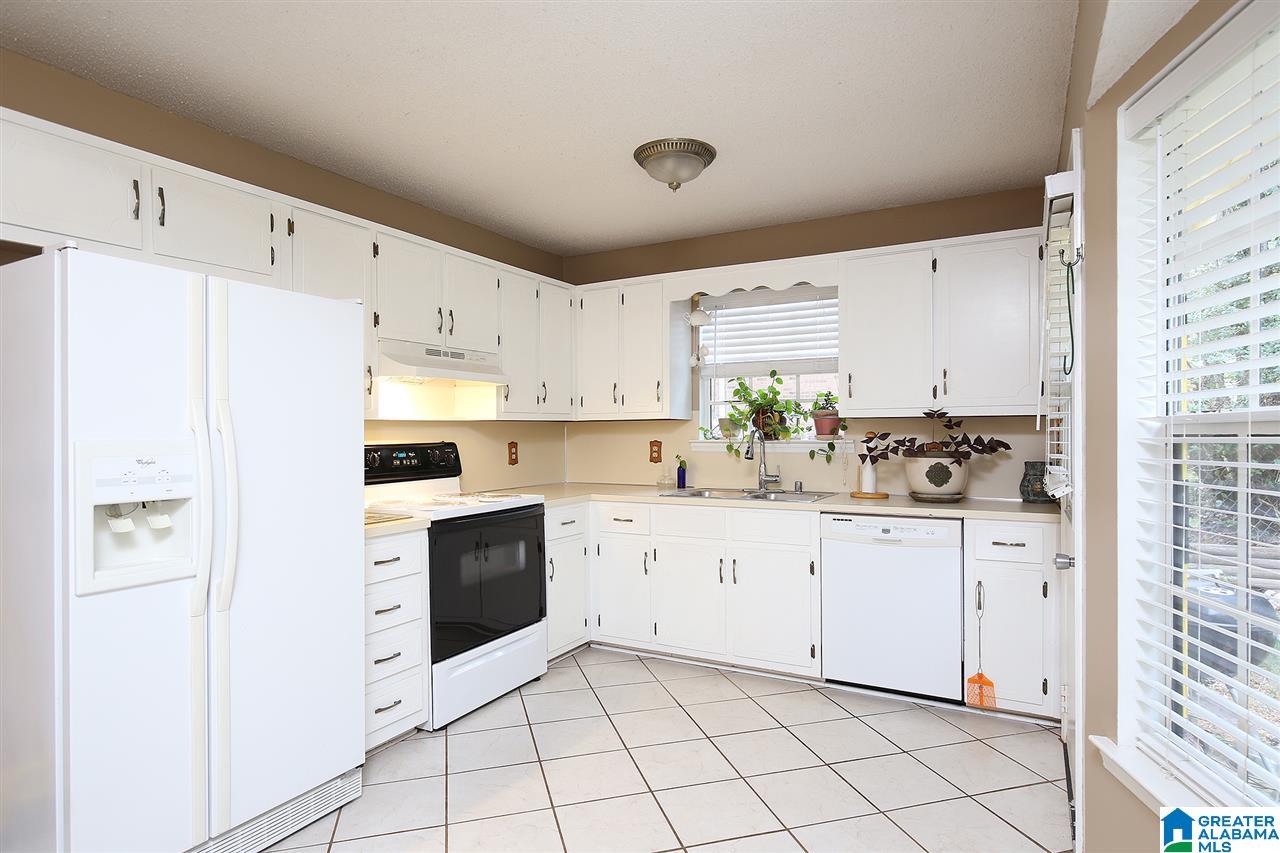5954 Dewey Heights Road Pinson, AL 35126 - Photo 9 of 21