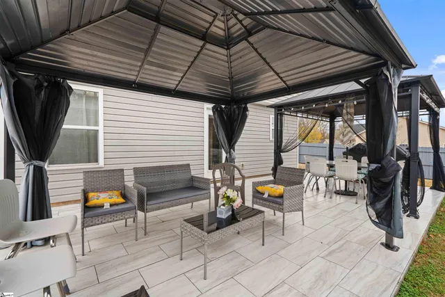 $275,000 | 743 Cannonsburg Drive, Duncan, SC 29334