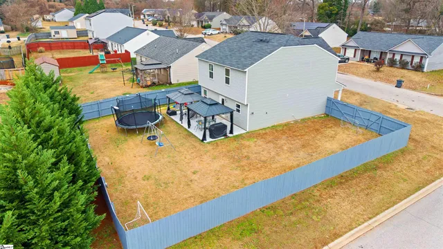 $275,000 | 743 Cannonsburg Drive, Duncan, SC 29334