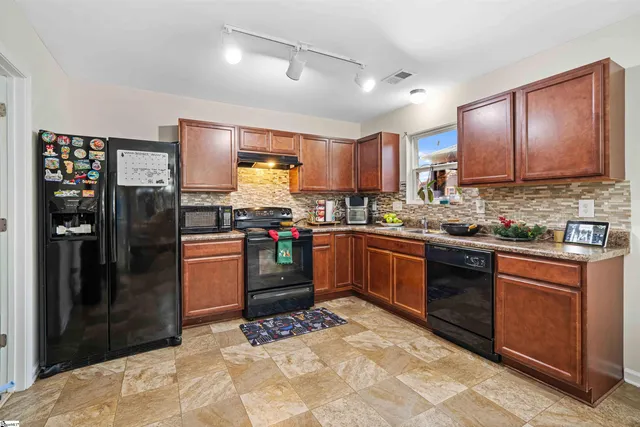 $275,000 | 743 Cannonsburg Drive, Duncan, SC 29334