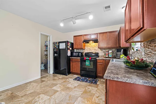 $275,000 | 743 Cannonsburg Drive, Duncan, SC 29334