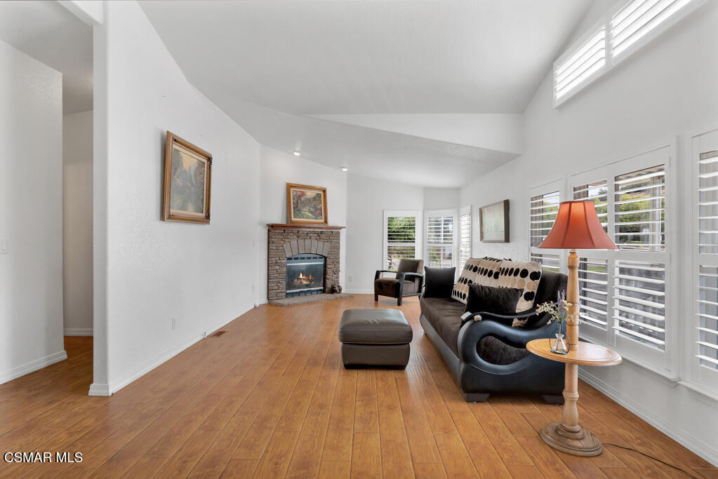 195 Tierra Rejada Road, Unit 180 Simi Valley, CA 93065 - Photo 4 of 39