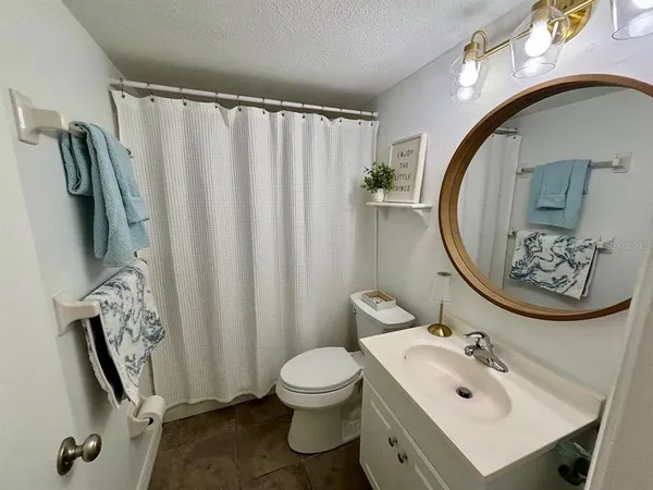 $1,700 | 3700 South Osprey Avenue, Unit 112, Sarasota, FL 34239