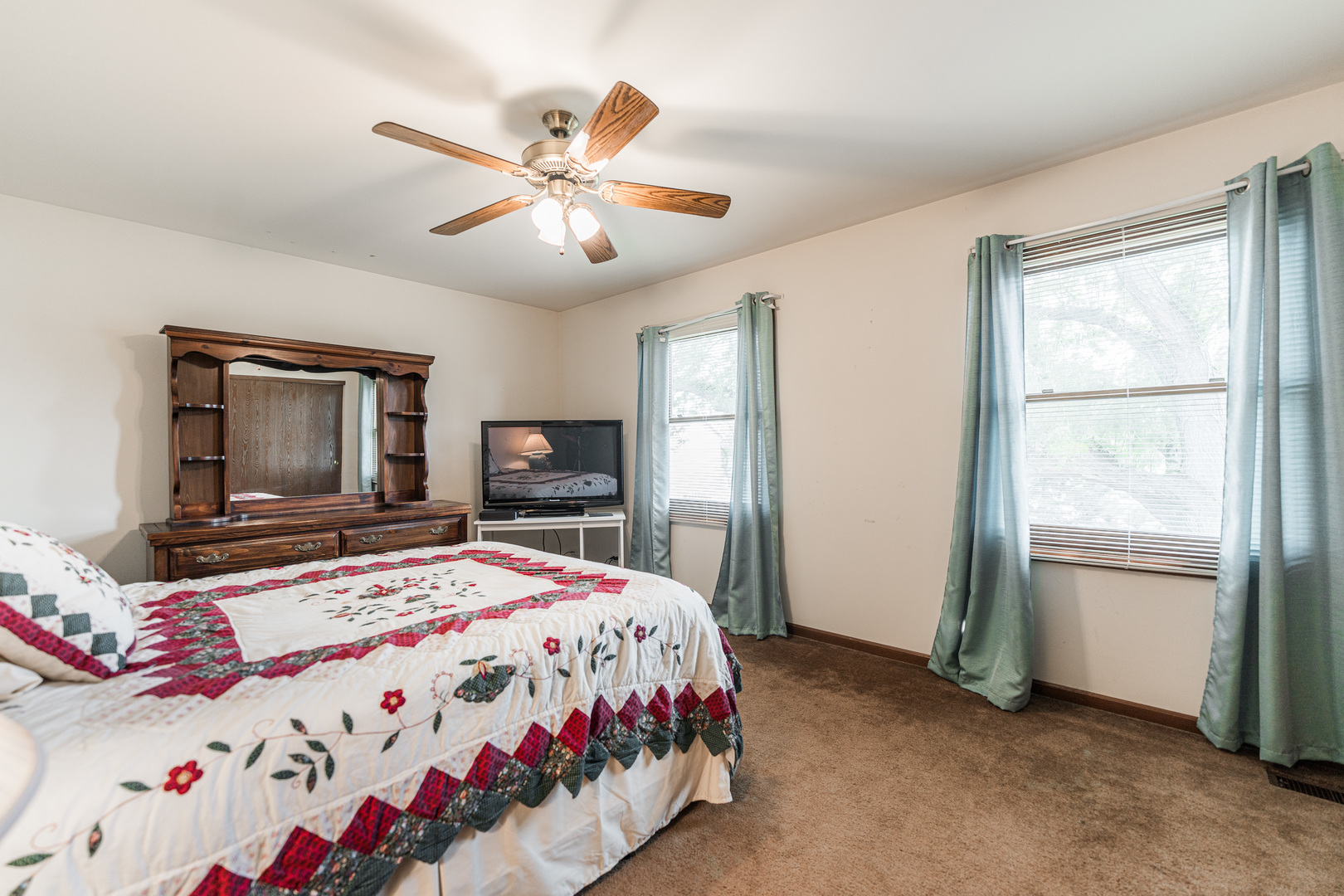 1301 Saddle Row Addison, IL 60101 - Photo 24 of 32 Gallery Image 24