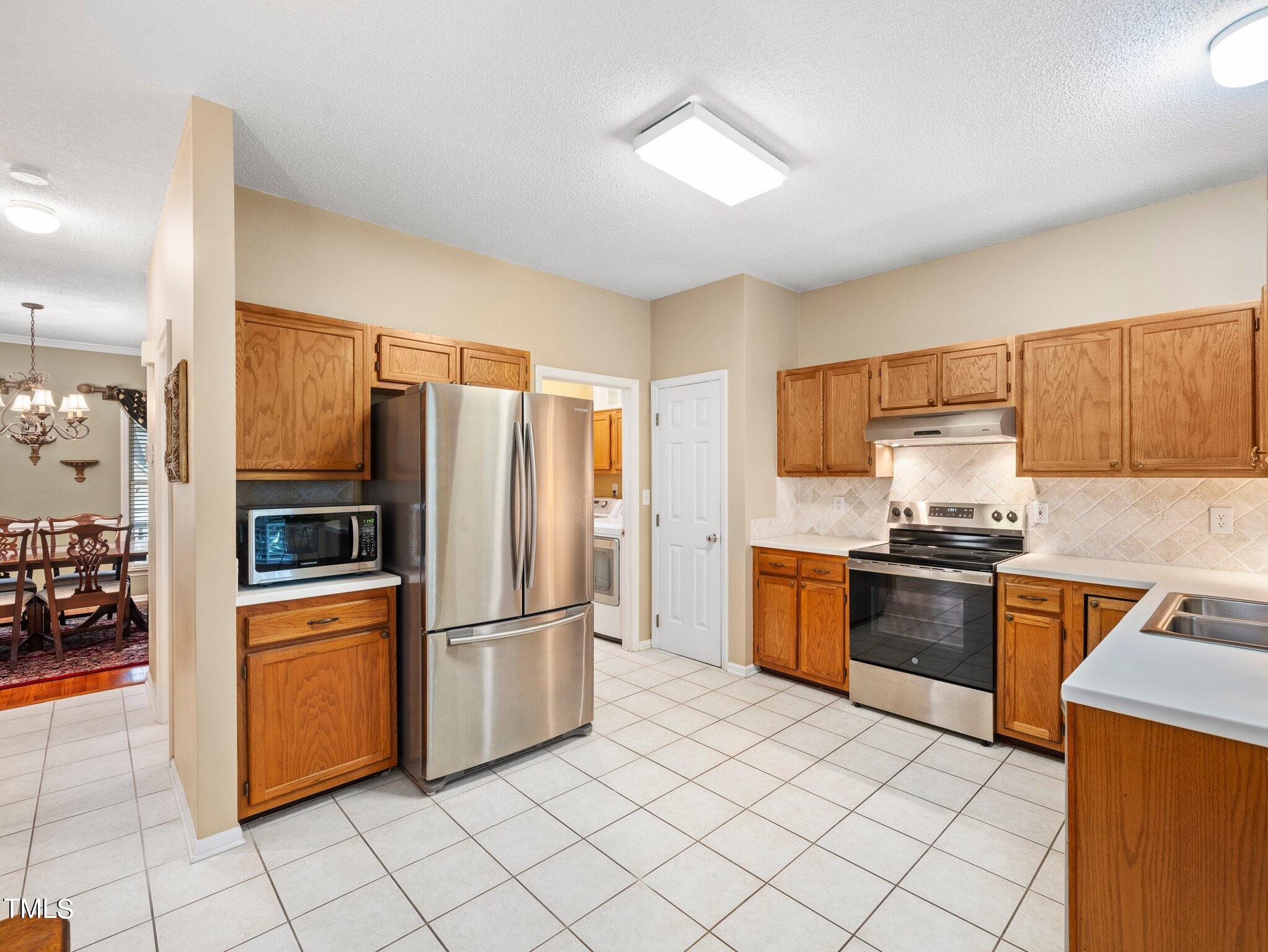 8609 Chalcombe Court Raleigh, NC 27615 - Photo 19 of 37 16-web-or-mls-8609 Chalcombe-125