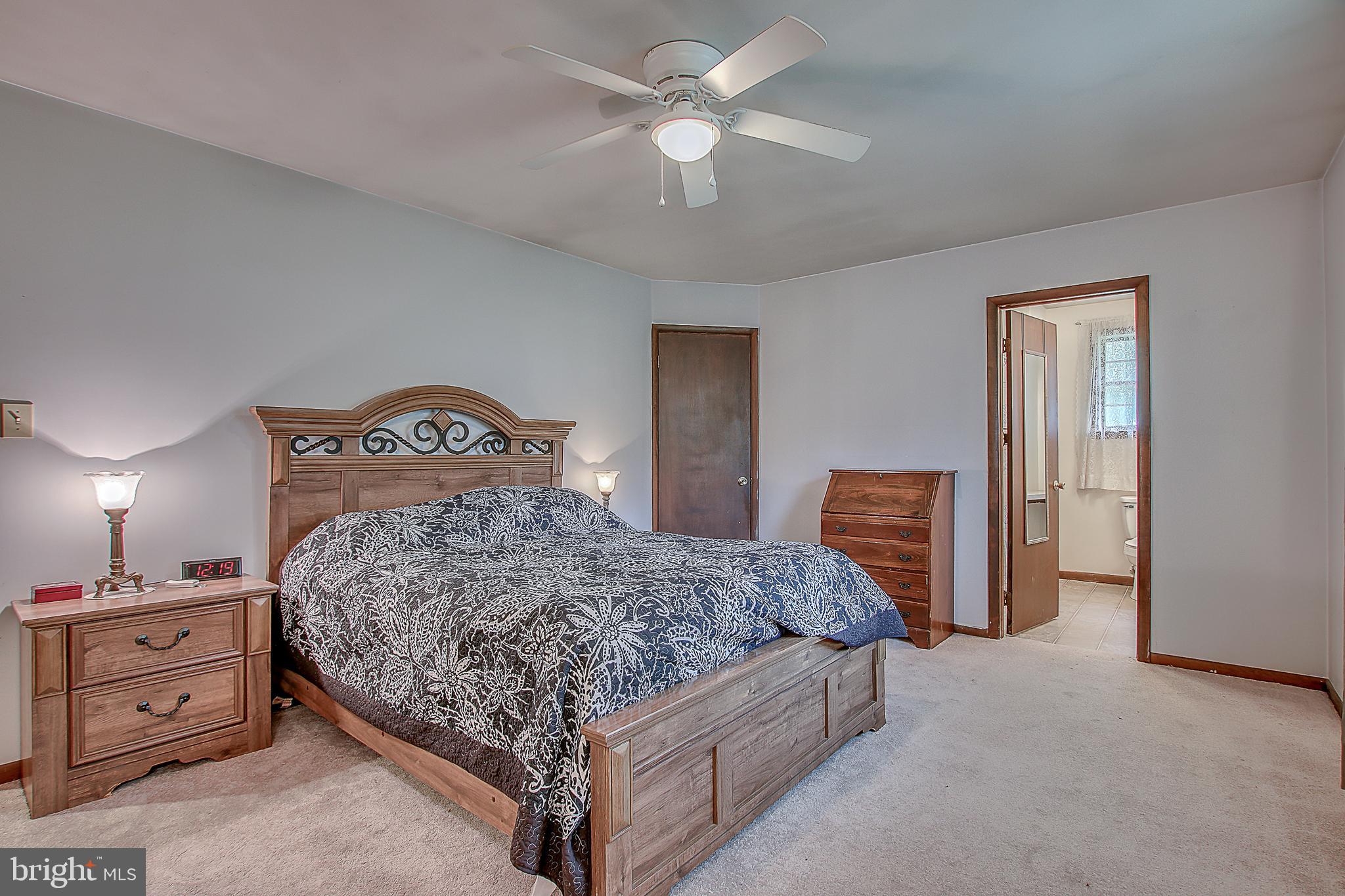 1126 Walters Road Pennsburg, PA 18073 - Photo 31 of 35 Gallery Image 31