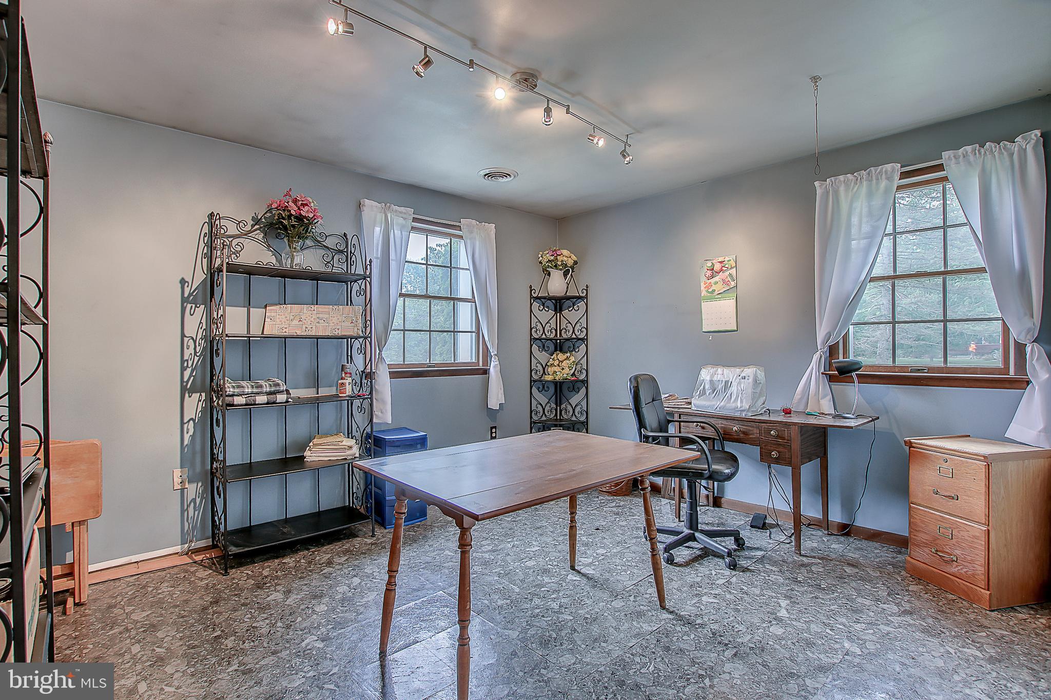 1126 Walters Road Pennsburg, PA 18073 - Photo 33 of 35 Gallery Image 33