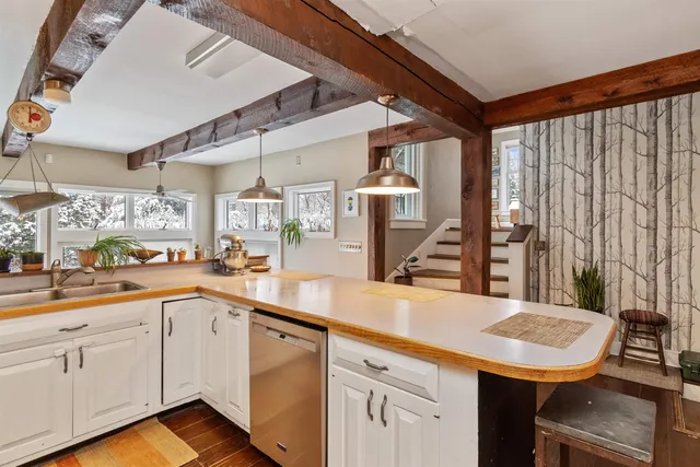 $515,000 | 6 Mayfair Street, South Burlington, VT 05403