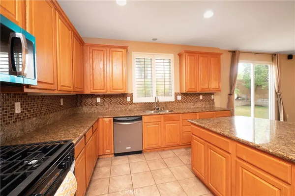 $757,500 | 16414 Twinberry Court, Fontana, CA 92336