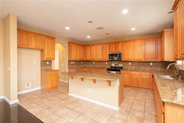 $757,500 | 16414 Twinberry Court, Fontana, CA 92336