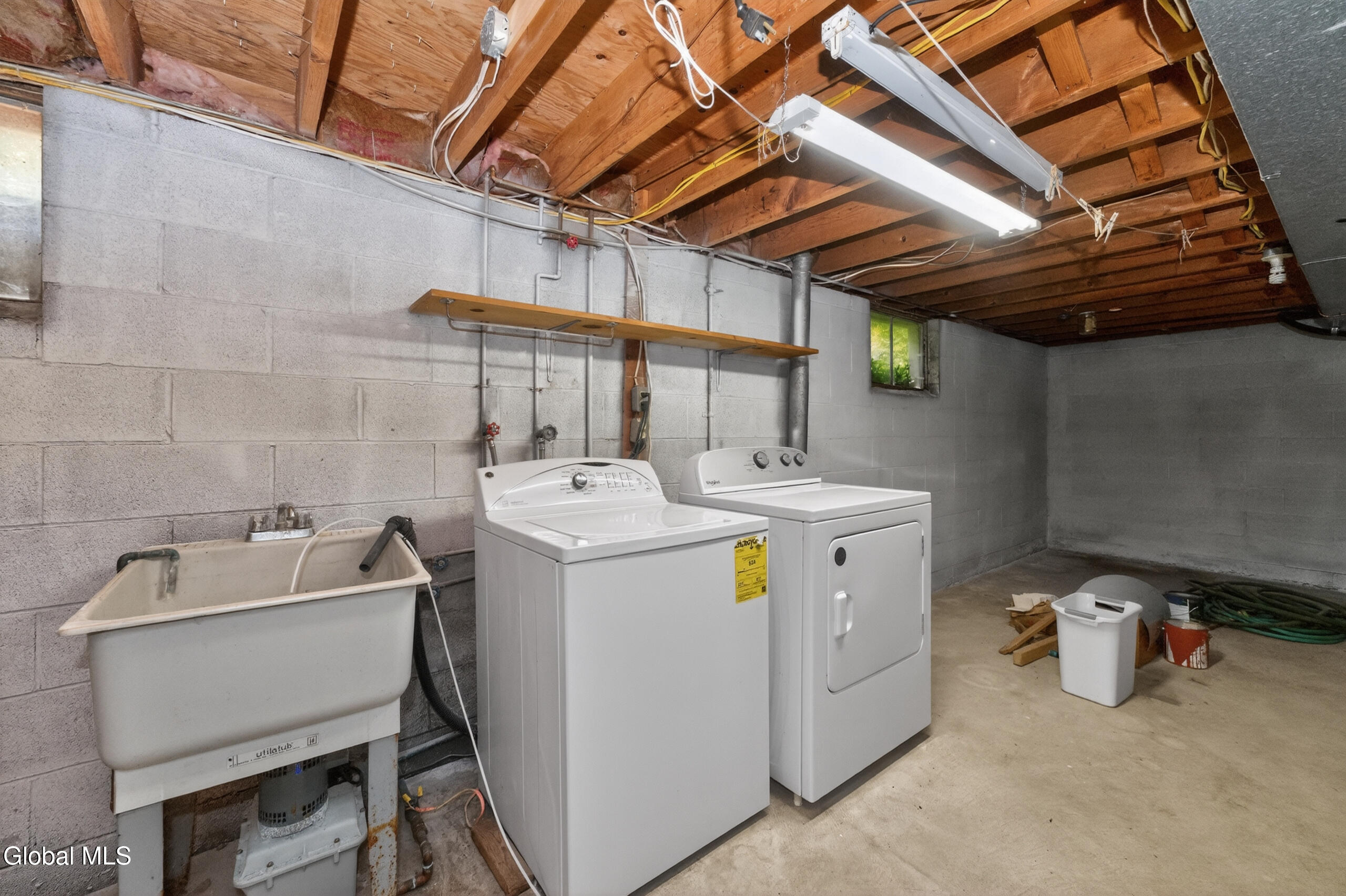 1222 Hempstead Road Niskayuna, NY 12309 - Photo 45 of 52 9 Bathroom 4