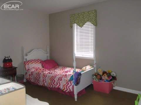 529 Deland Road Flushing, MI 48433 - Photo 9 of 14 20442451-8.JPG