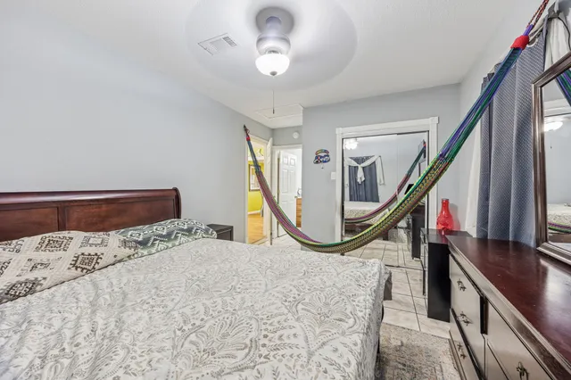 a view of a livingroom with furniture