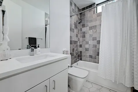 $740,000 | 3406 East 17th Street, Unit 5, Austin, TX 78721