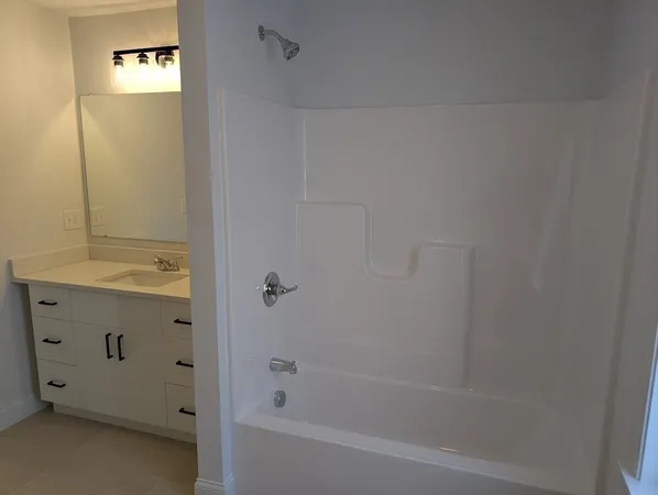 $3,200 | 778 Main Street, Unit 6, Leicester, MA 01524