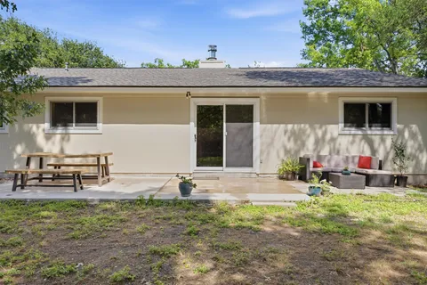 $450,000 | 617 Blackberry Drive, Austin, TX 78745