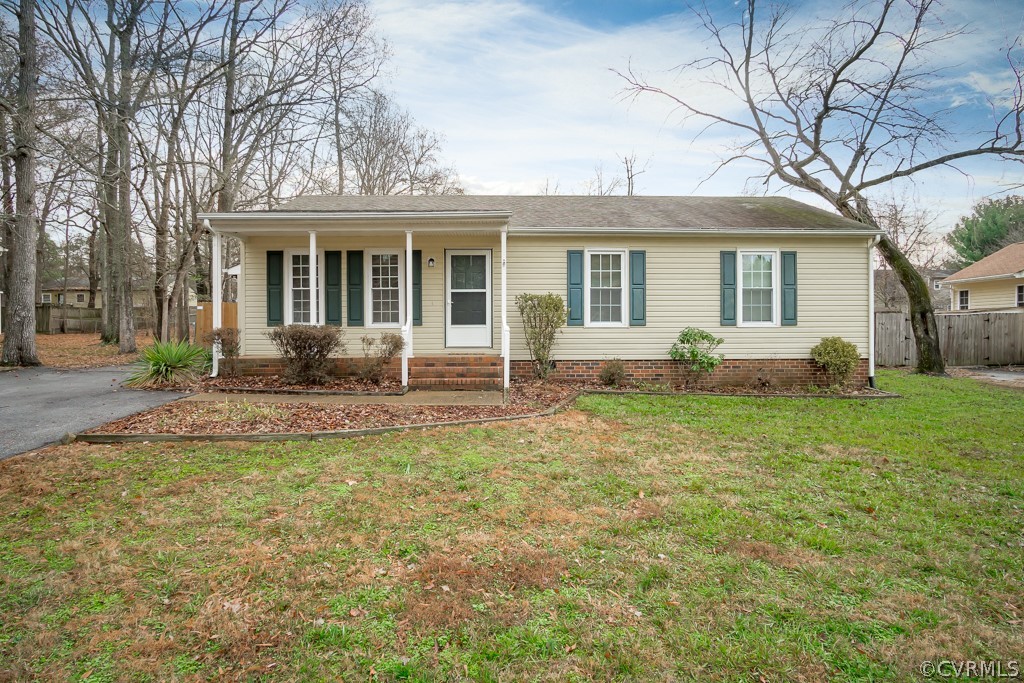 4705 Twelveoaks Road Midlothian, VA 23112 - Photo 2 of 25 a front view of a house with garden