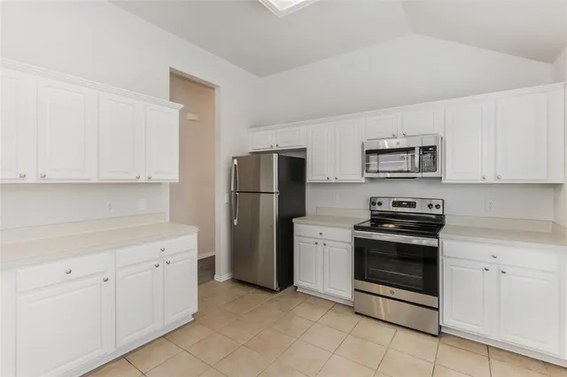 $2,305 | 1039 Barrymore Lane, Duncanville, TX 75137