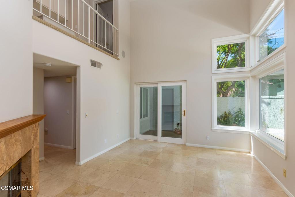 1047 Windmill Lane Oak Park, CA 91377 - Photo 2 of 13 a view of an entryway with a livingroom