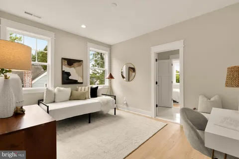 $2,350,000 | 923 17th Street South, Arlington, VA 22202